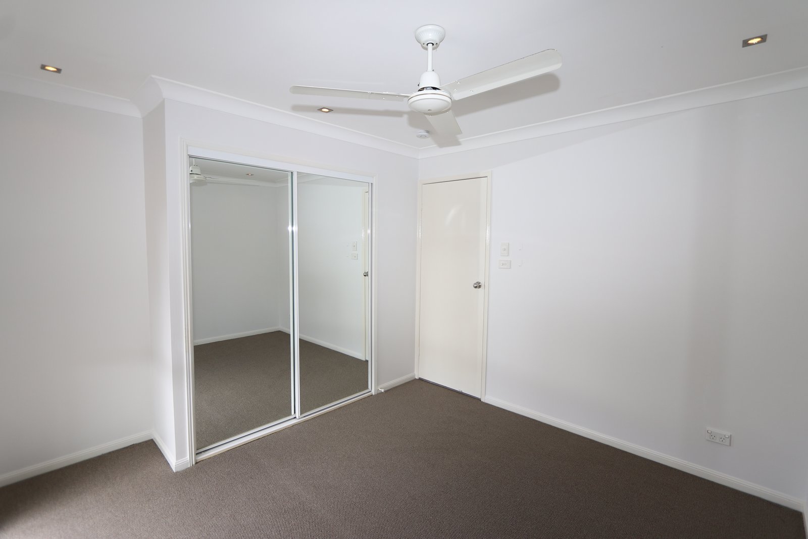 15 Kincardine Drive BENOWA 18