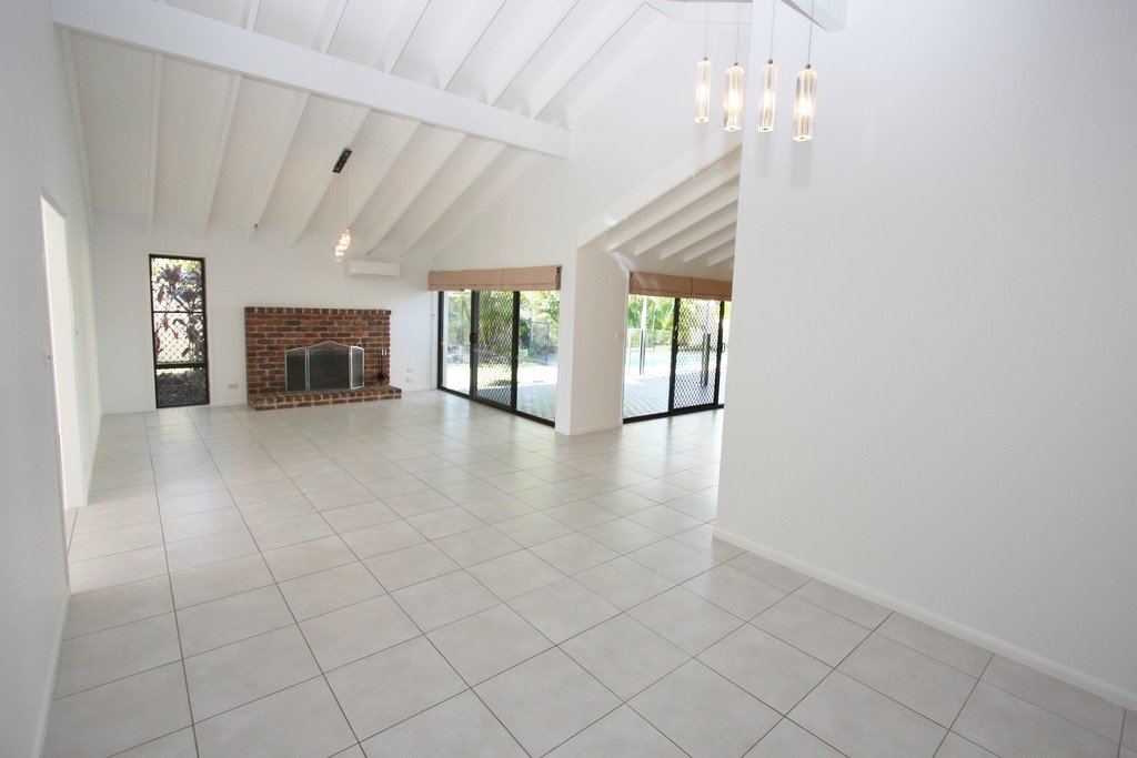 15 Kincardine Drive BENOWA 4