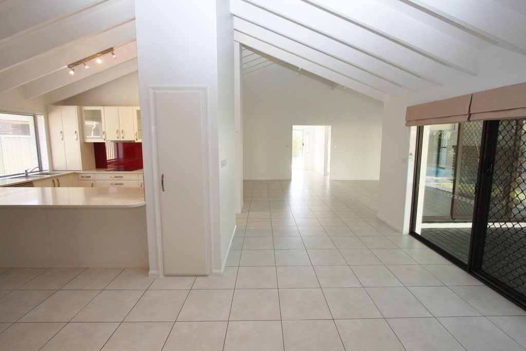 15 Kincardine Drive BENOWA 12