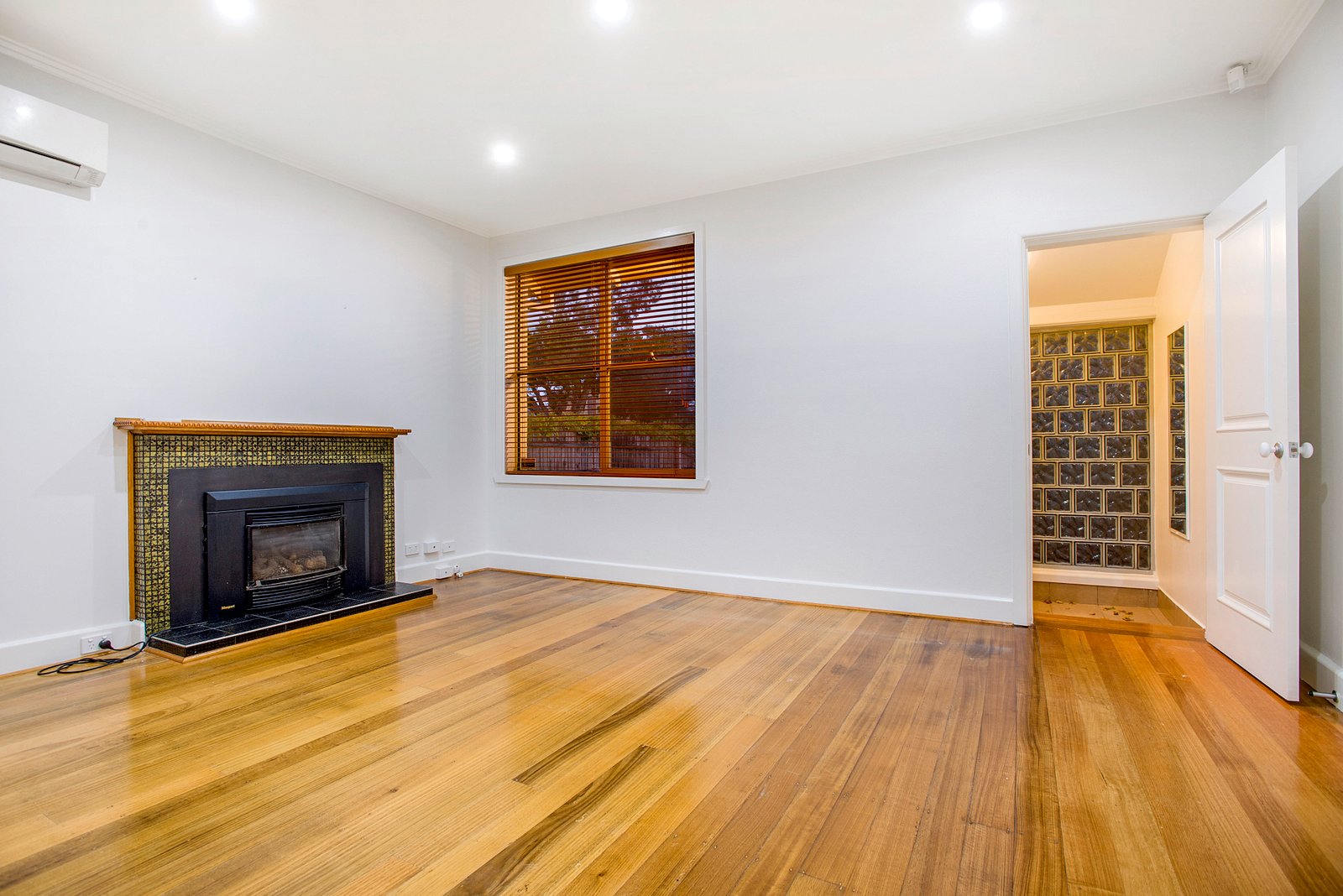 Gallery: 1/5 Kinross Street