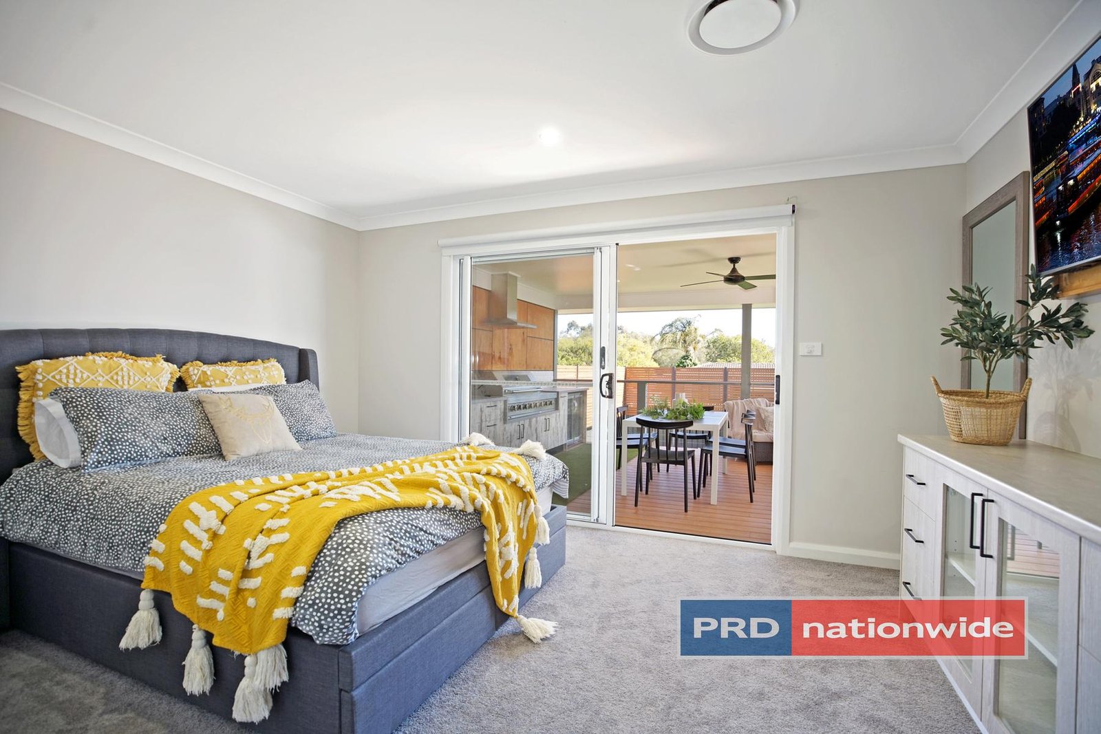 15 Kiparra Crescent SOUTH PENRITH 11