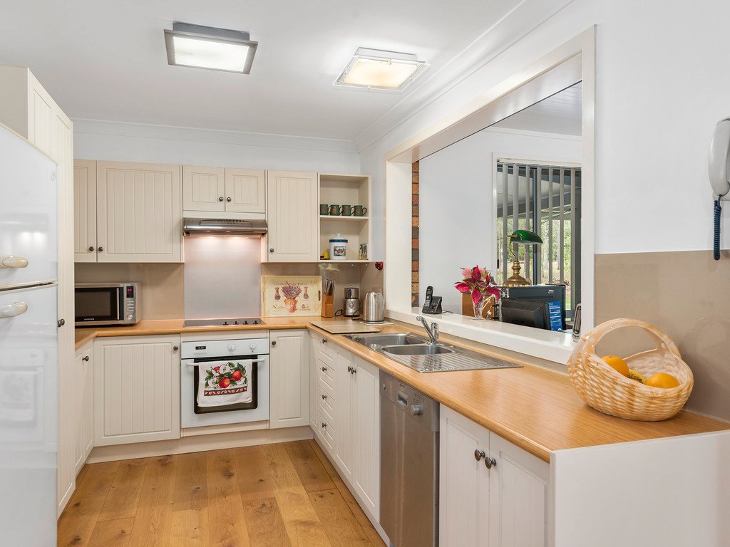 15 Kookaburra Drive GLENREAGH 4