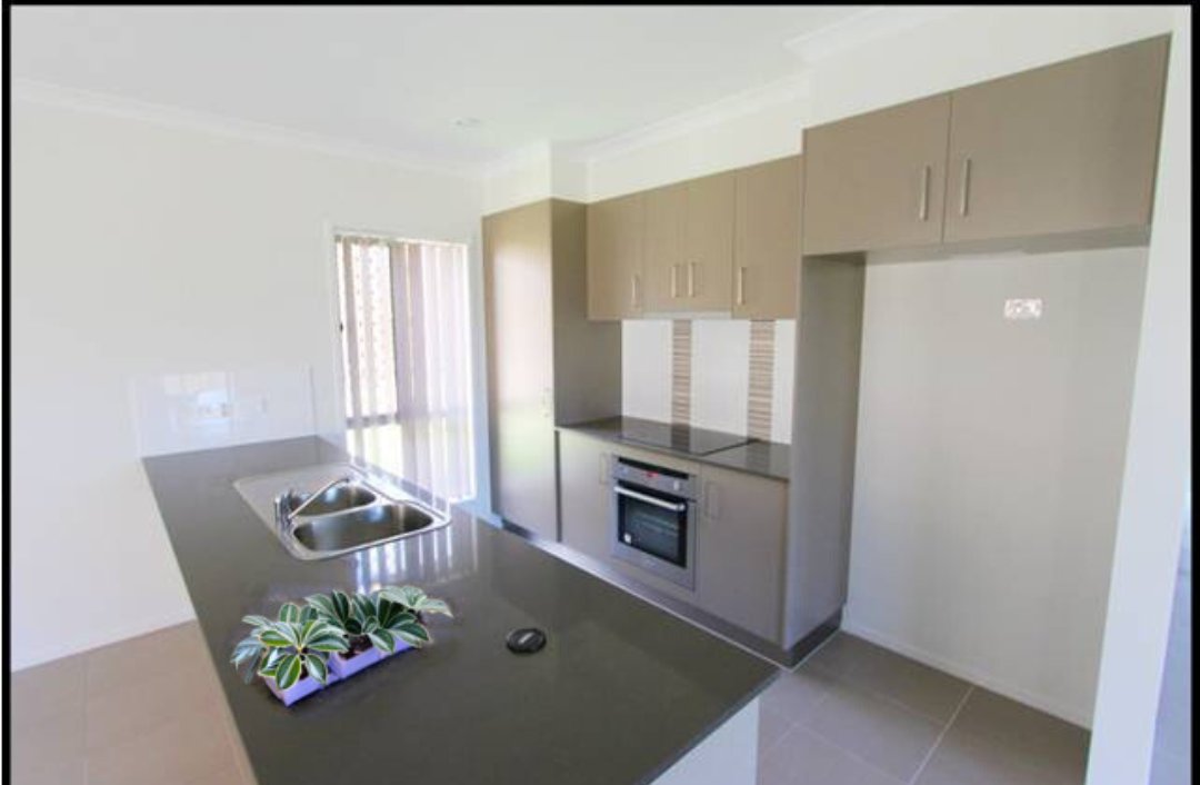 15 Koolivoo Parade BOYNE ISLAND 4