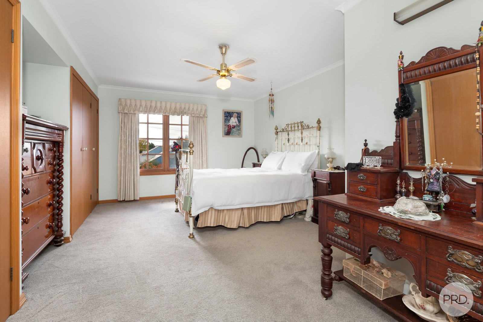 15 Lake Street LAKE WENDOUREE 9