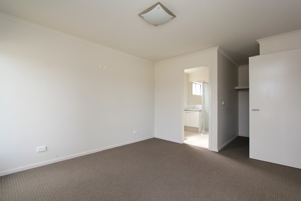 15 Lancaster Street ALFREDTON 4