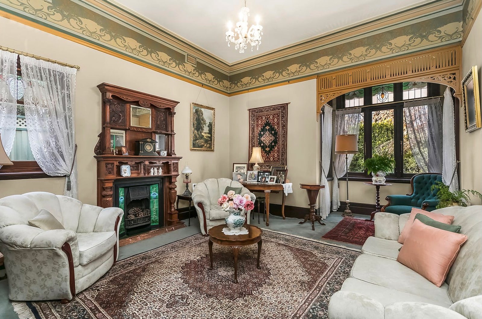 Gallery: 15 Laura Street