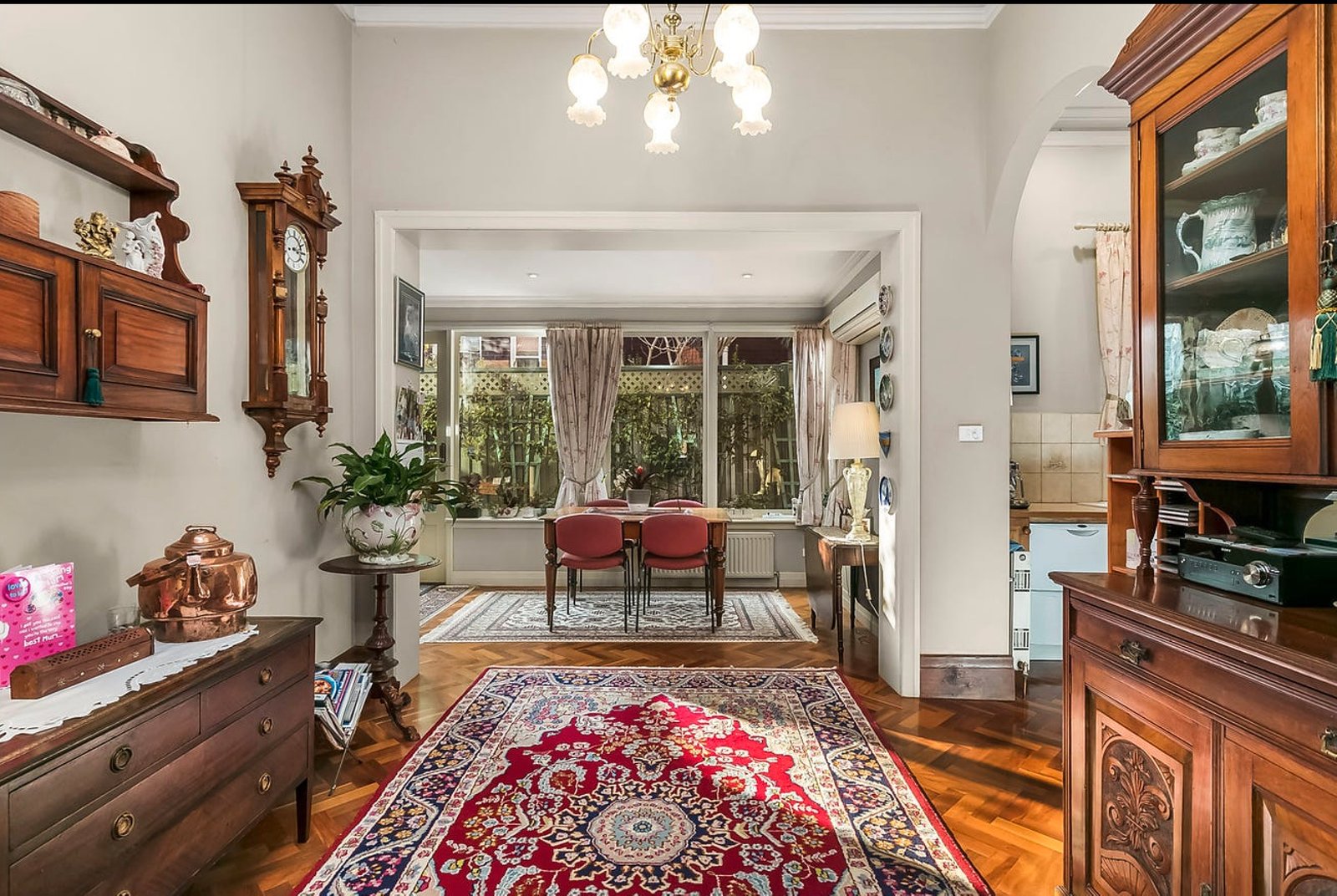 Gallery: 15 Laura Street