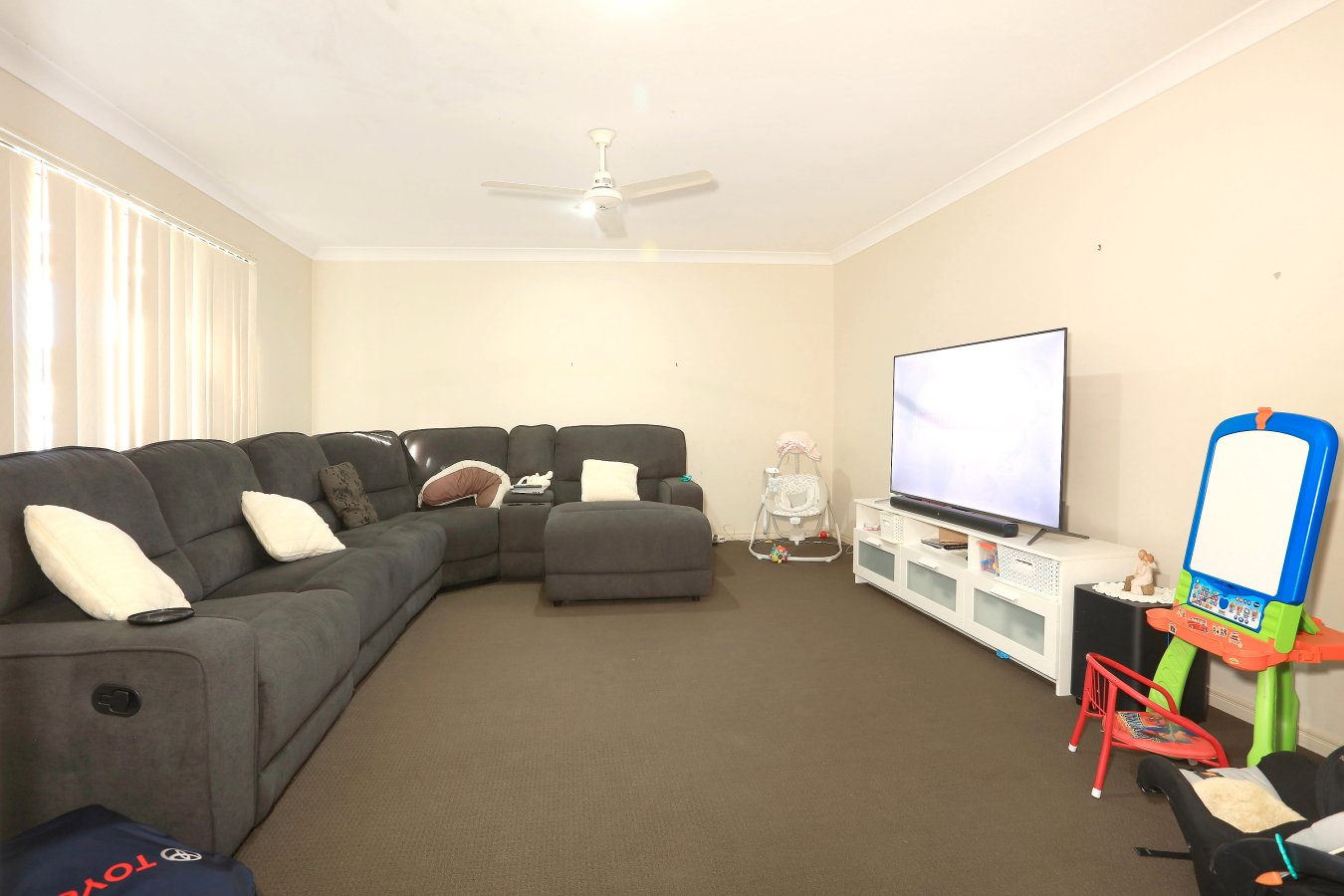 15 Lauren Grove UPPER COOMERA 4