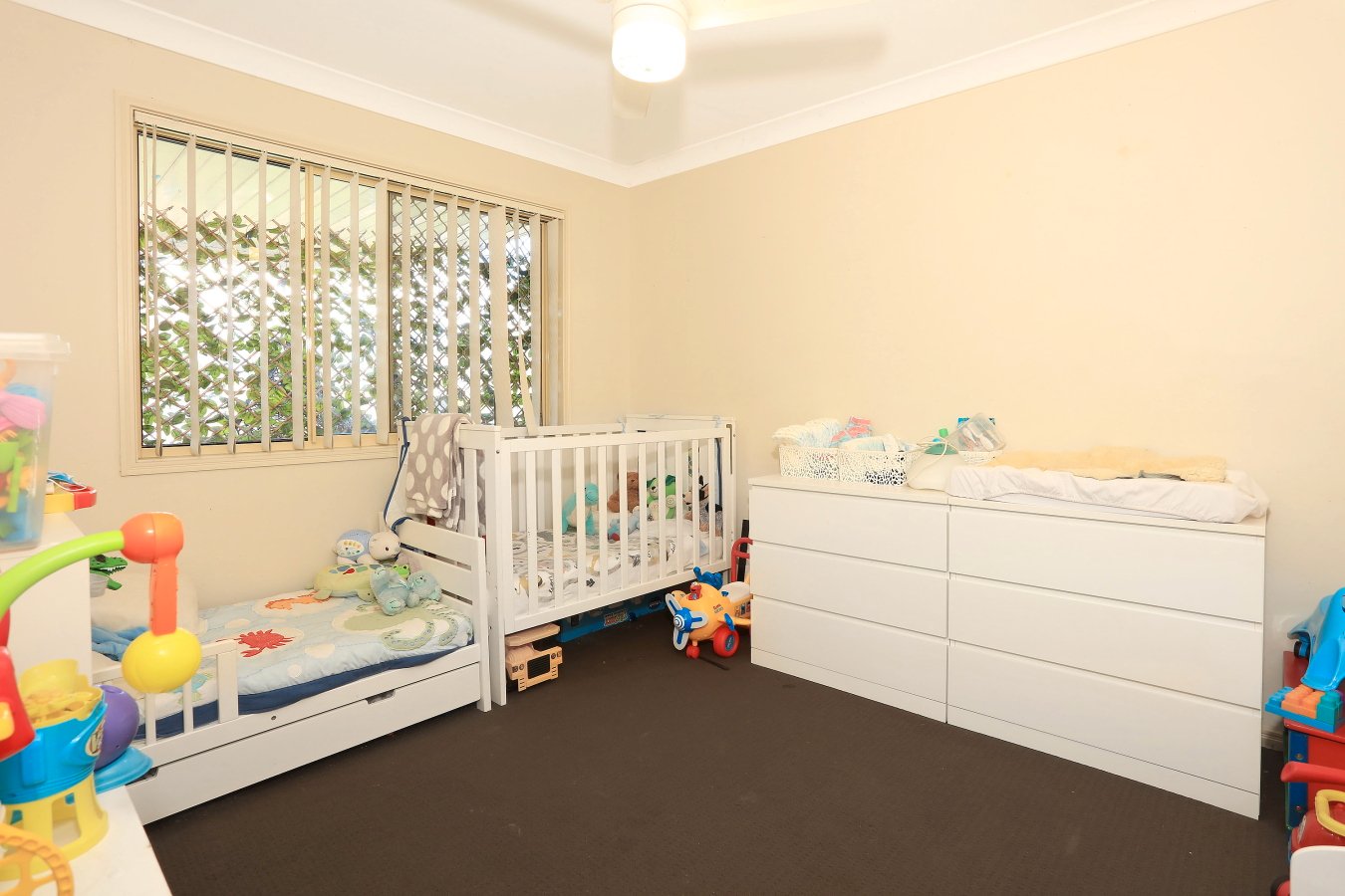 15 Lauren Grove UPPER COOMERA 12