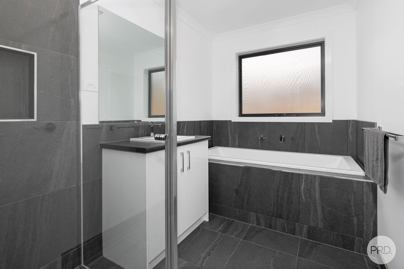 15 Lautaret Road BROWN HILL 5