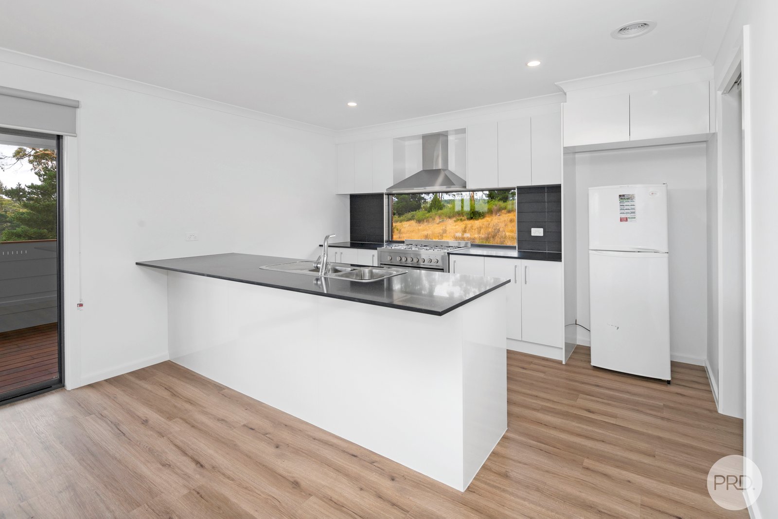15 Lautaret Road BROWN HILL 7