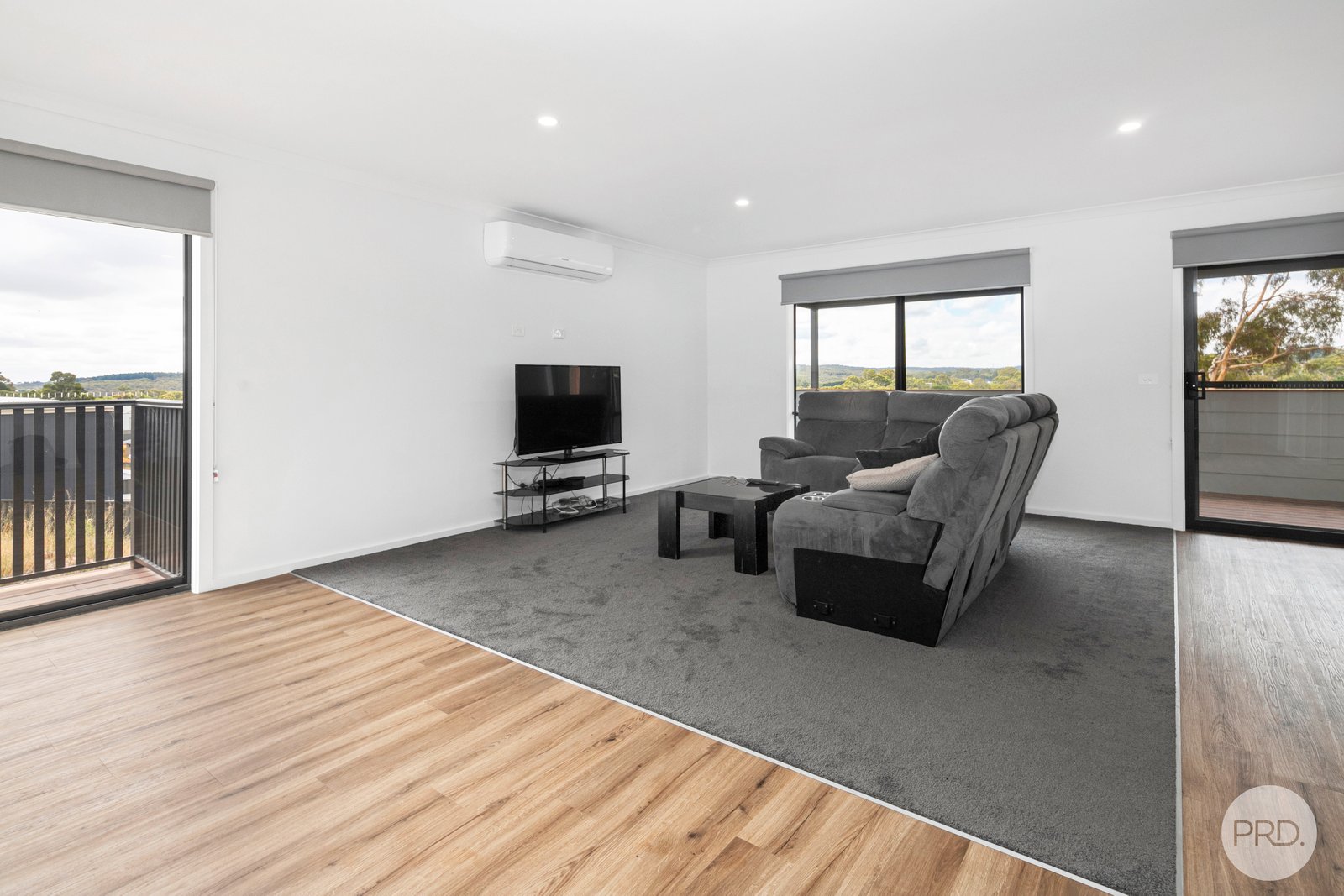 15 Lautaret Road BROWN HILL 8