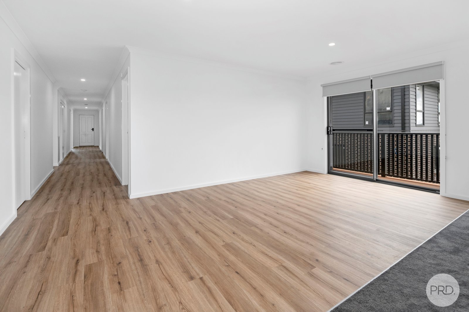 15 Lautaret Road BROWN HILL 9