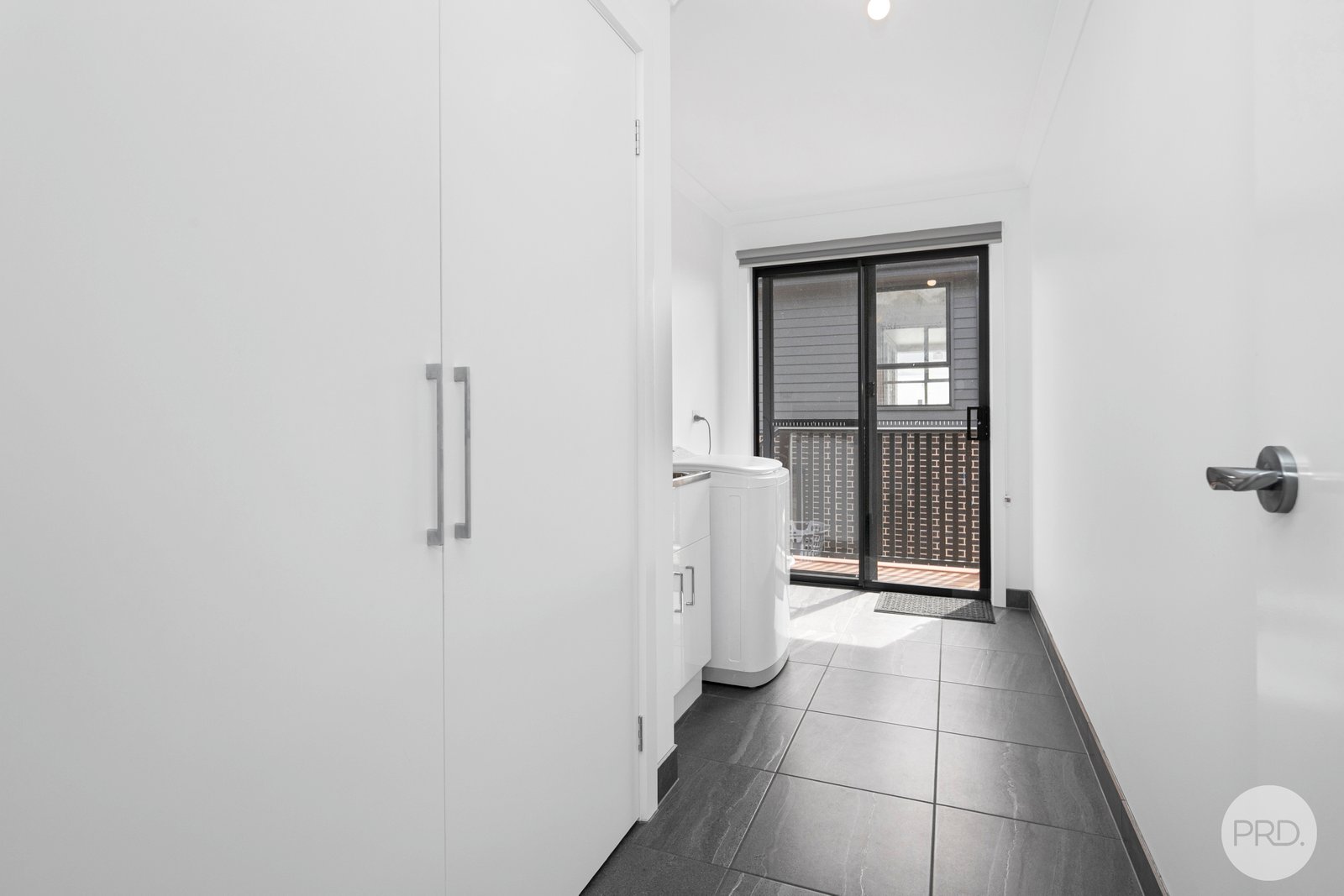 15 Lautaret Road BROWN HILL 11
