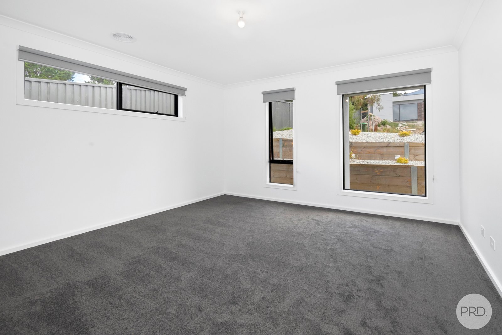 15 Lautaret Road BROWN HILL 13