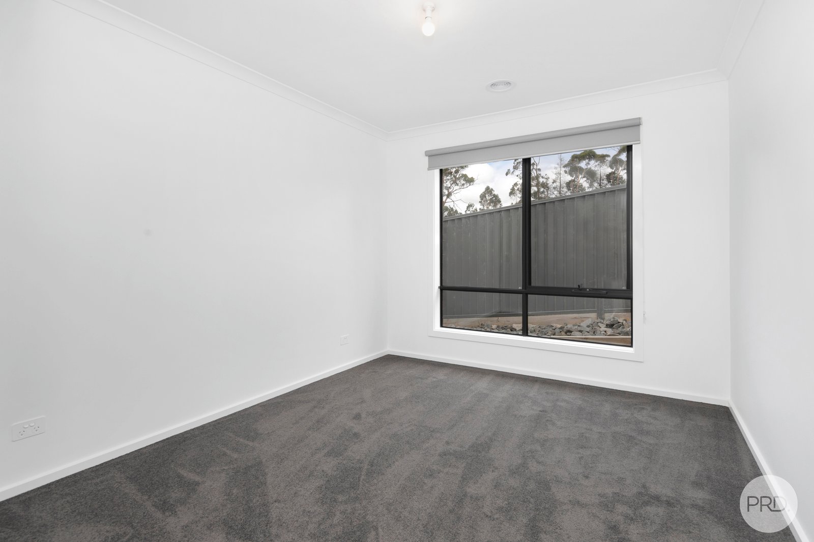 15 Lautaret Road BROWN HILL 14