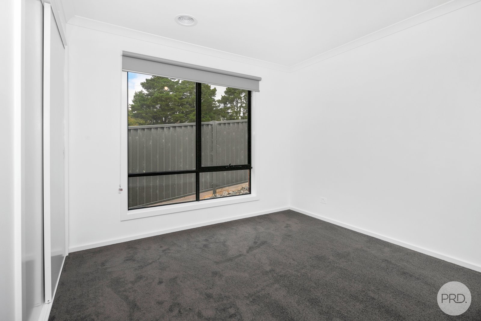 15 Lautaret Road BROWN HILL 15