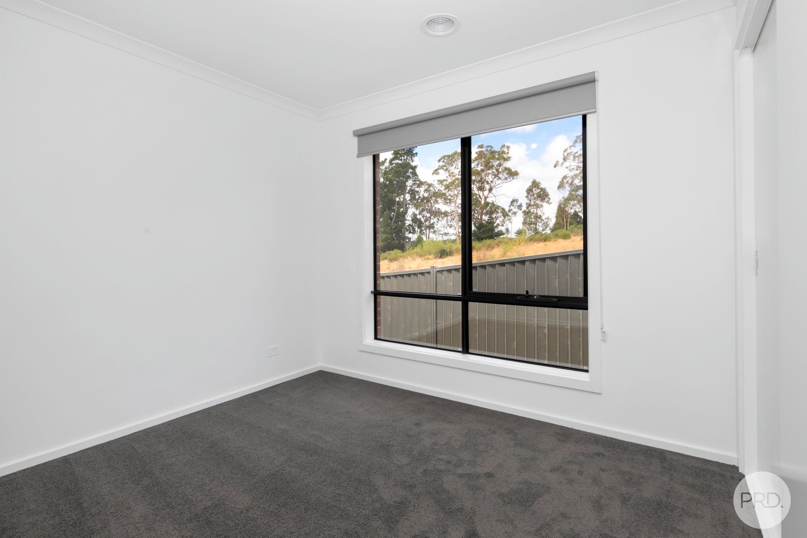 15 Lautaret Road BROWN HILL 16