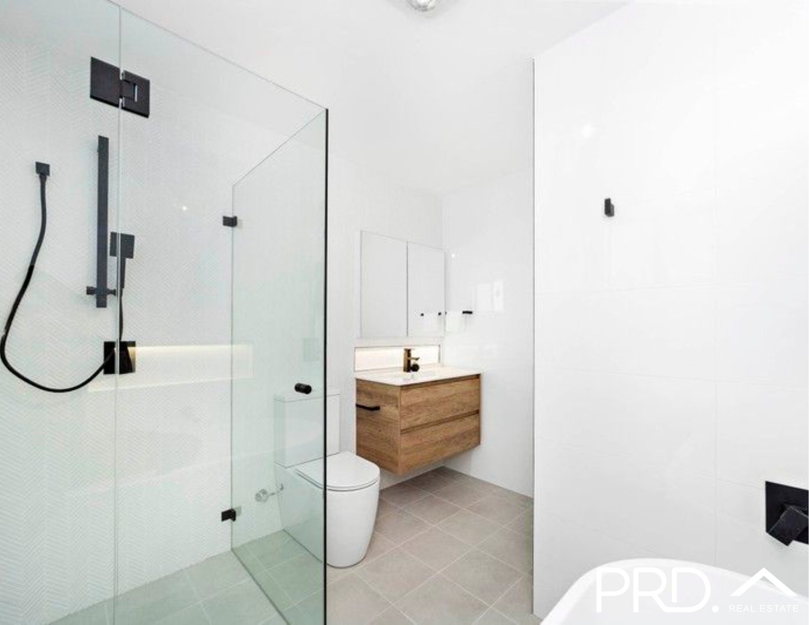 15 Lehn Road EAST HILLS 6