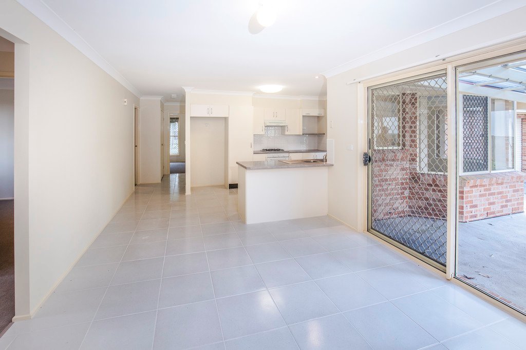 15 Leinster Circuit ASHTONFIELD 9