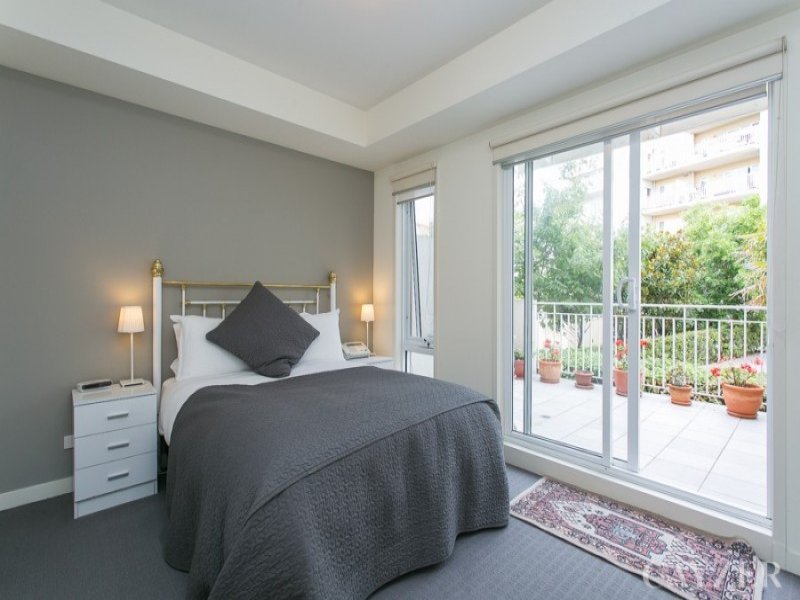 Gallery: 1/5 Liardet Street