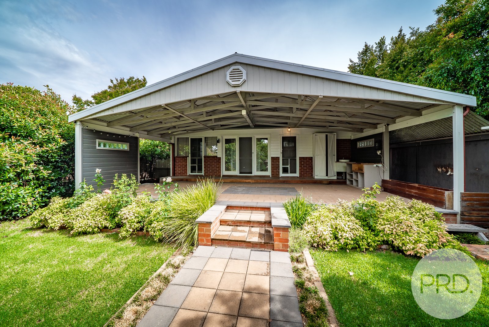 15 Lindsay Street TURVEY PARK 9