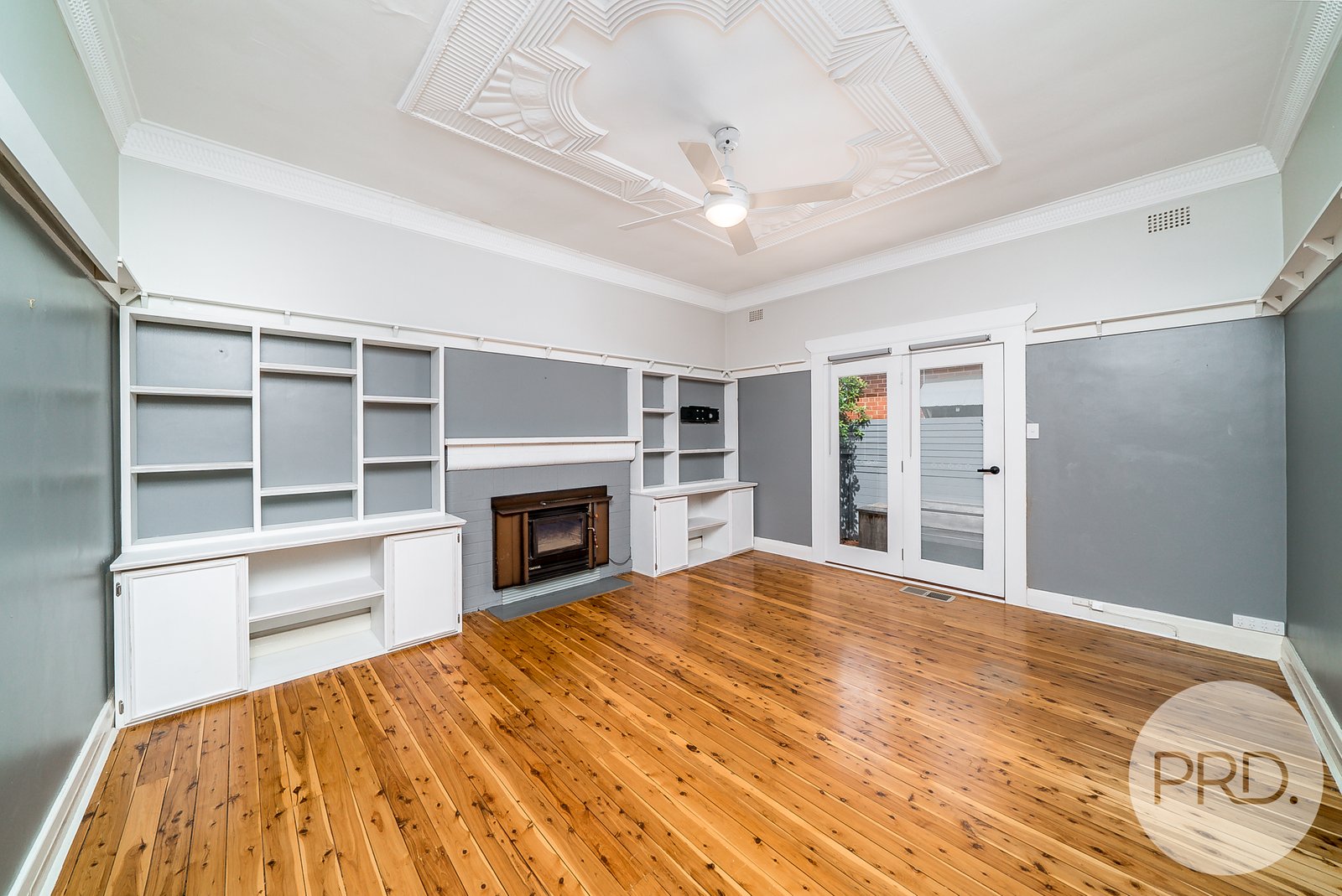 15 Lindsay Street TURVEY PARK 2