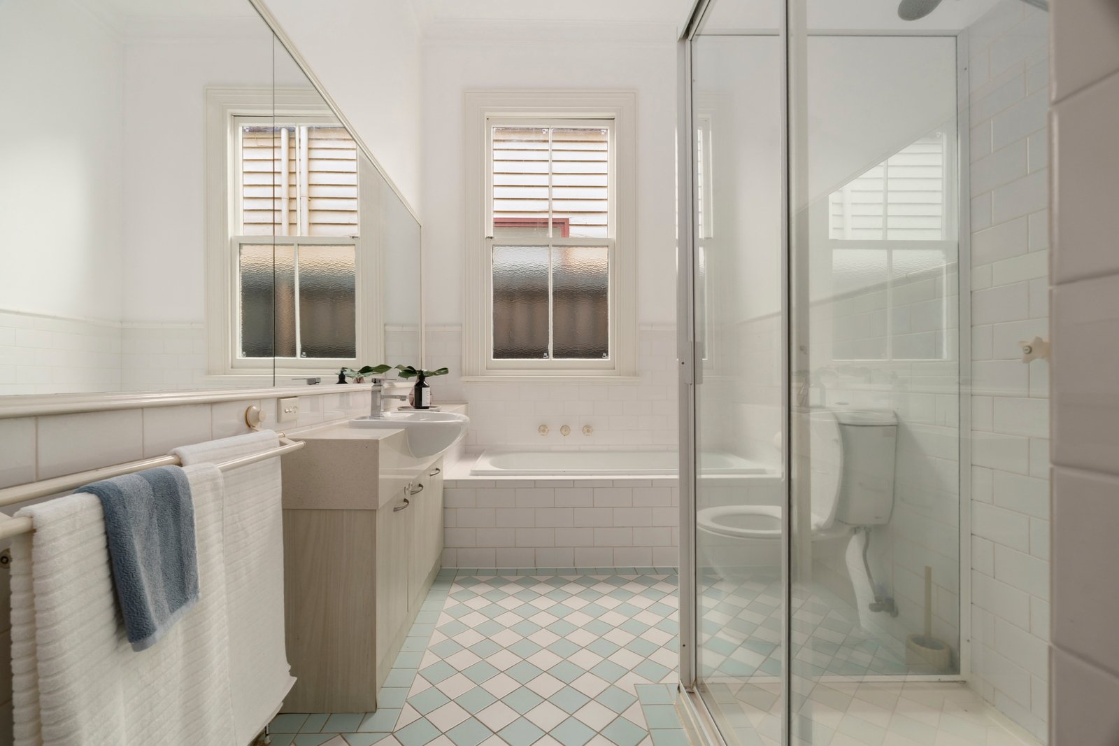 15 Lingwell Road, Hawthorn East, 3123