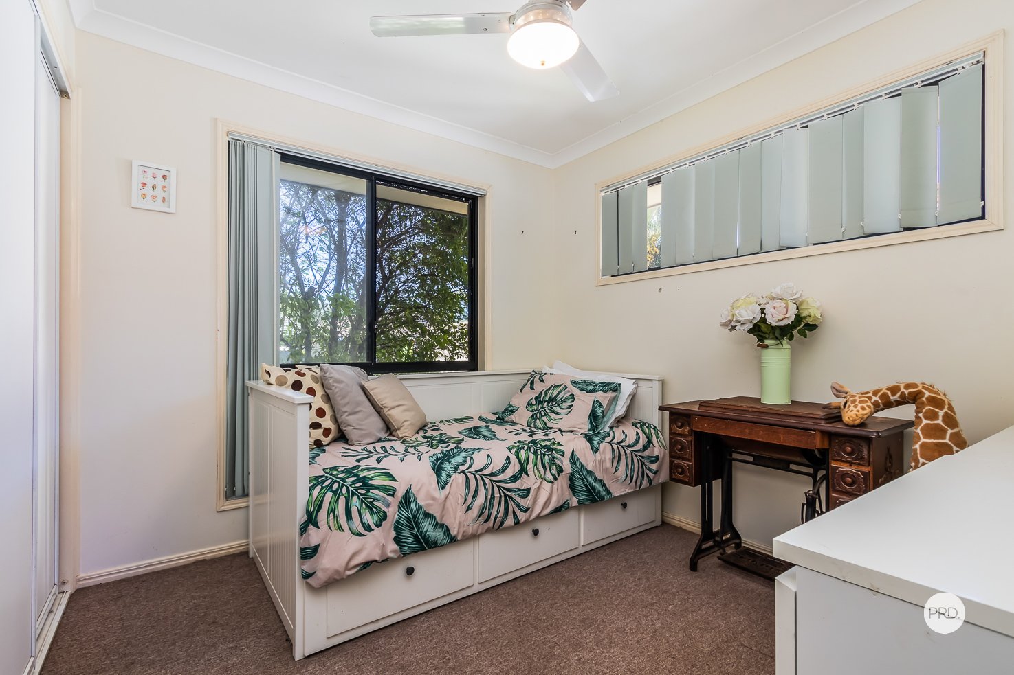 15 LITHFIELD Place LOGANHOLME 5