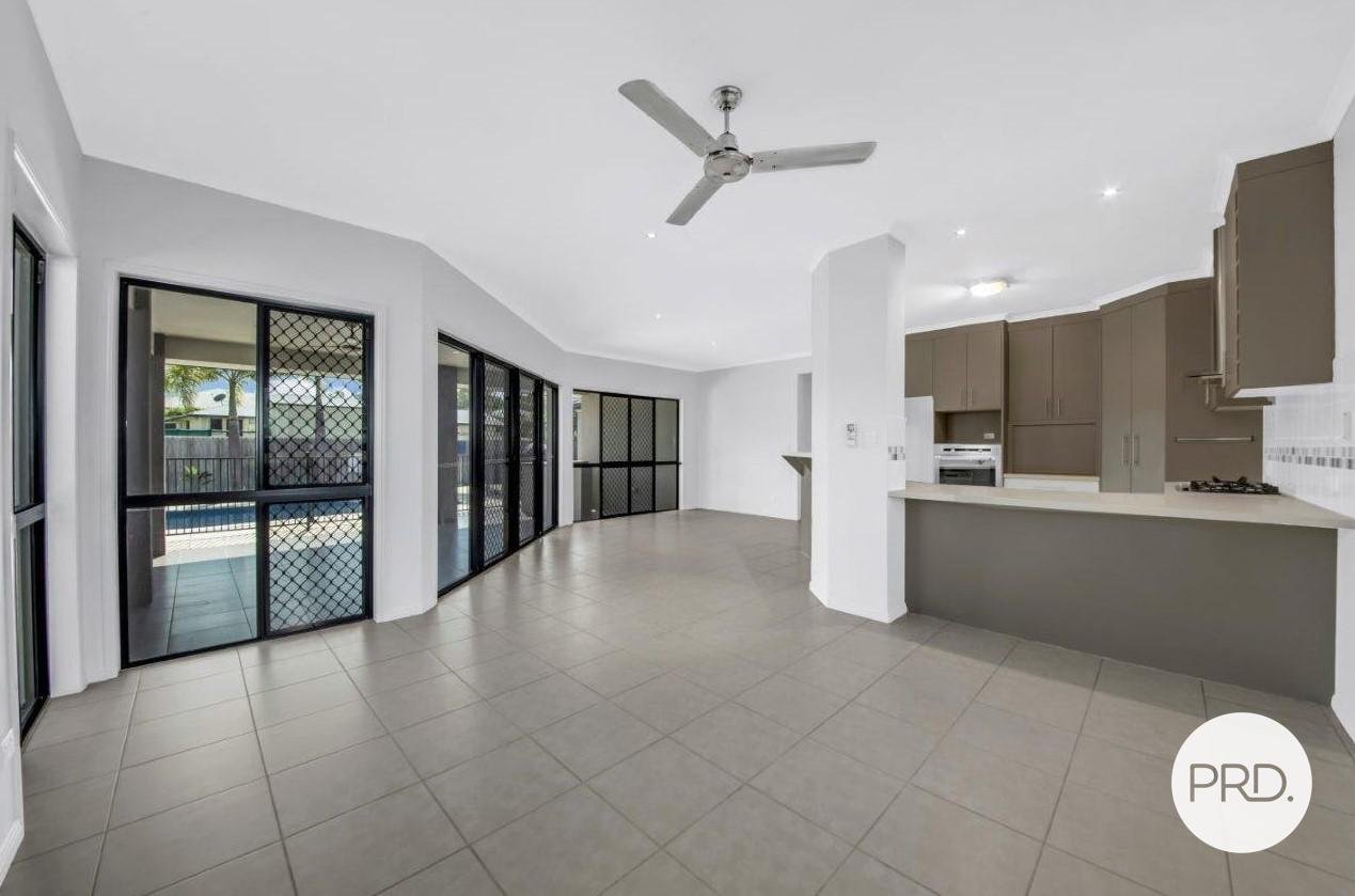 15 Longreach Court TANNUM SANDS 4