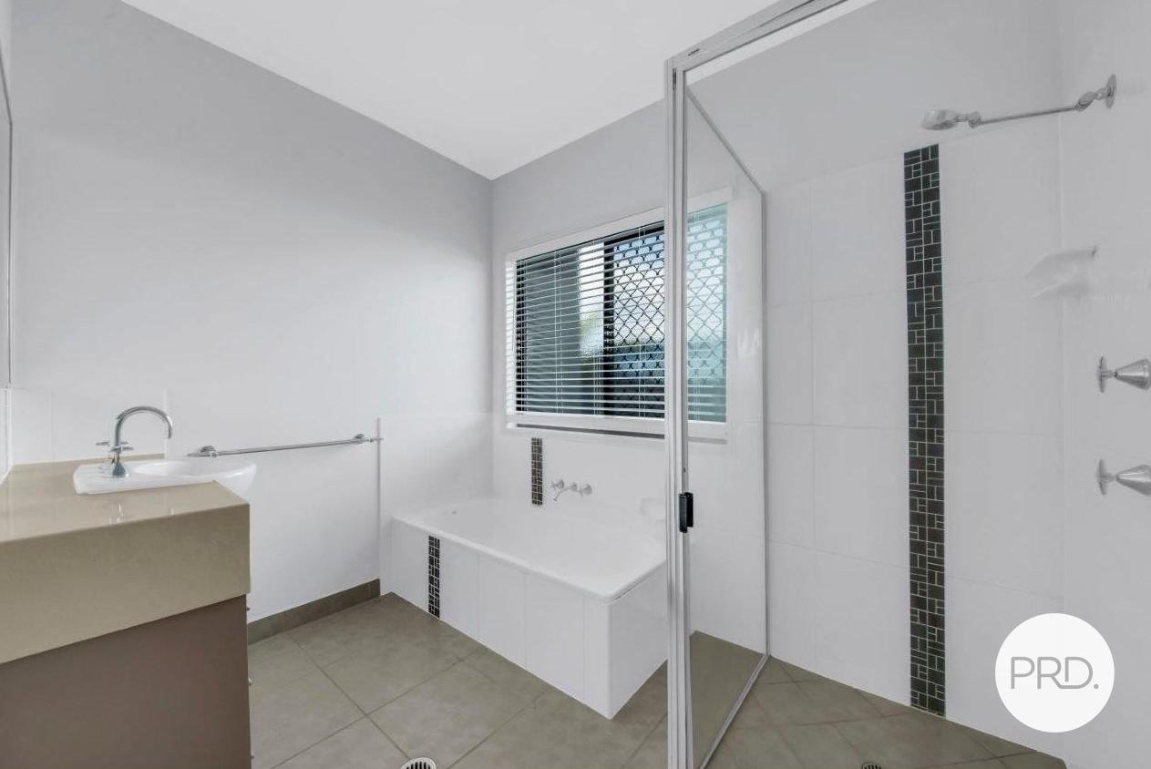 15 Longreach Court TANNUM SANDS 16