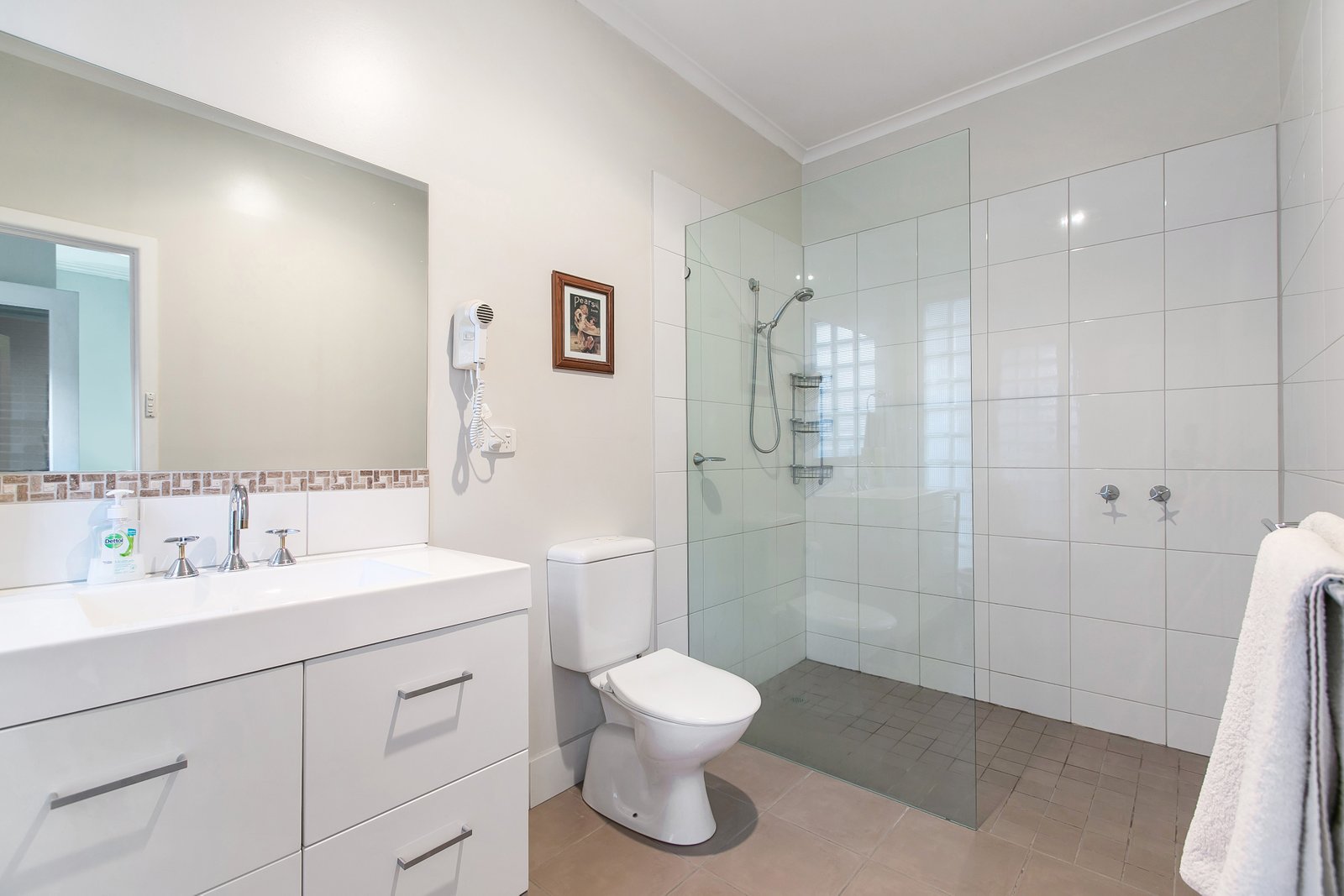 Gallery: 15 Lonsdale Avenue