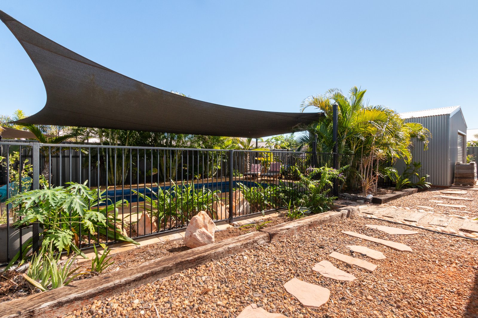 15 Loping Pass BILINGURR 8