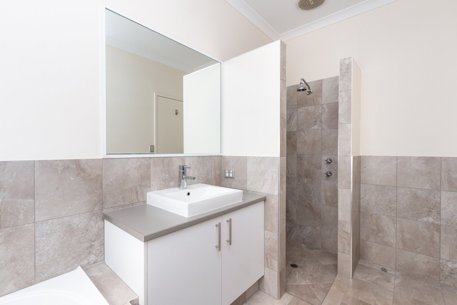 15 Loping Pass BILINGURR 15