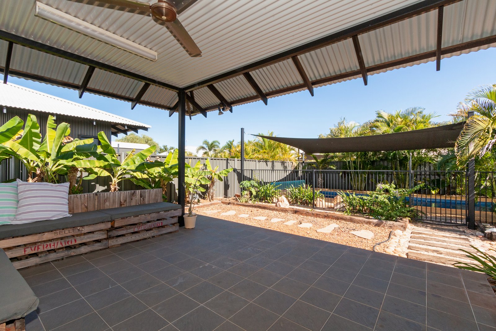 15 Loping Pass BILINGURR 31