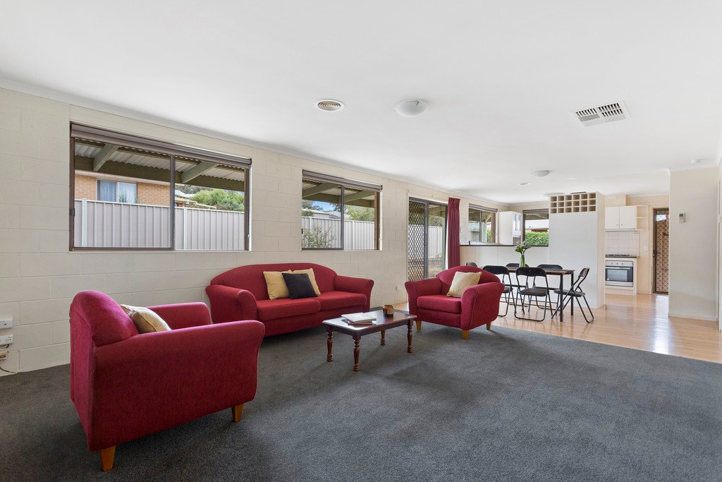 15 Lowe Street KANGAROO FLAT 2