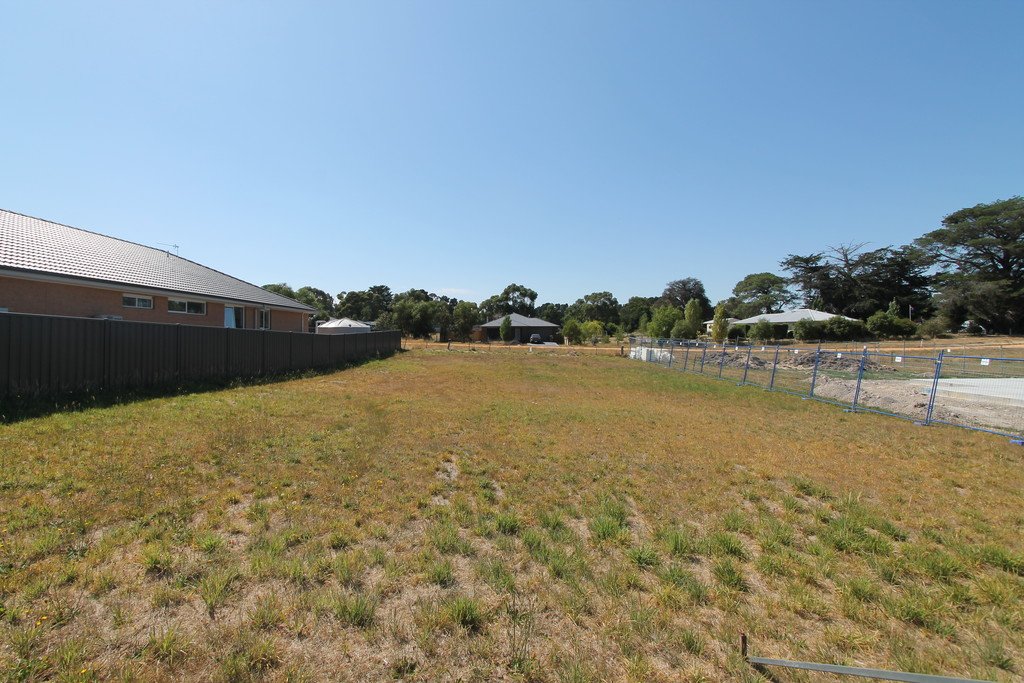 15 Lynch Street SMYTHESDALE 3