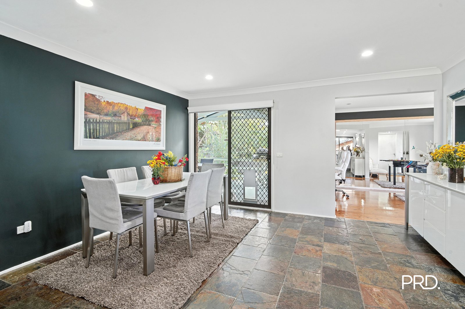 15 Mackellar Cir  Springwood 4