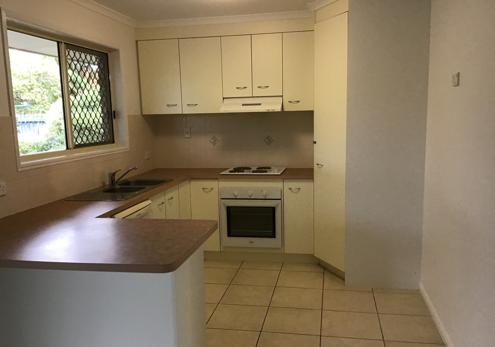 15 Mainsail Court POINT VERNON 4