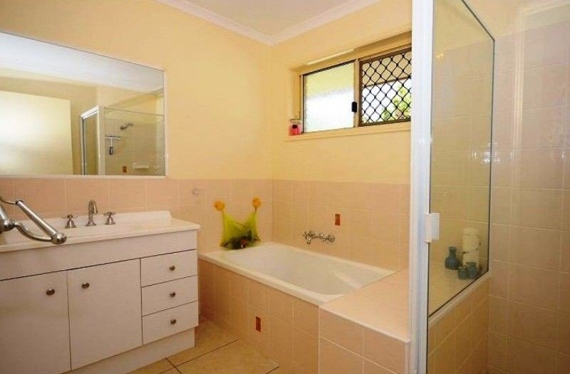 15 Mainsail Court POINT VERNON 9