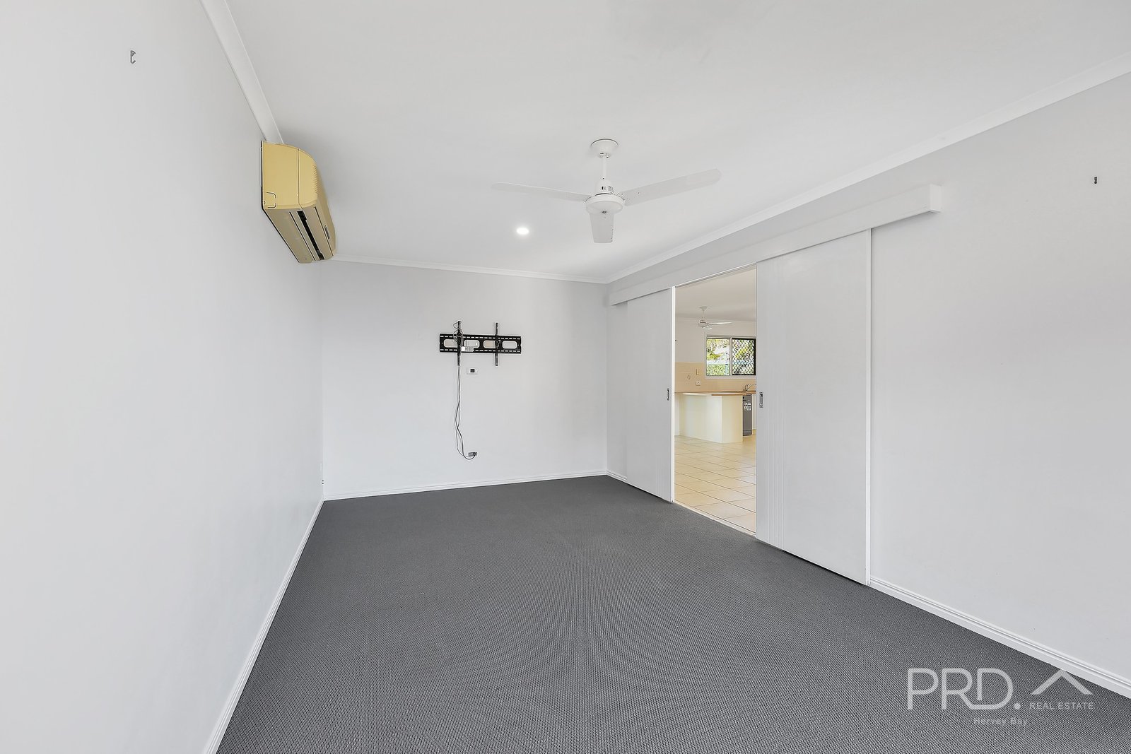 15 Mainsail Court POINT VERNON 15