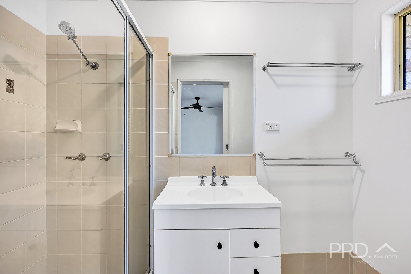 15 Mainsail Court POINT VERNON 17