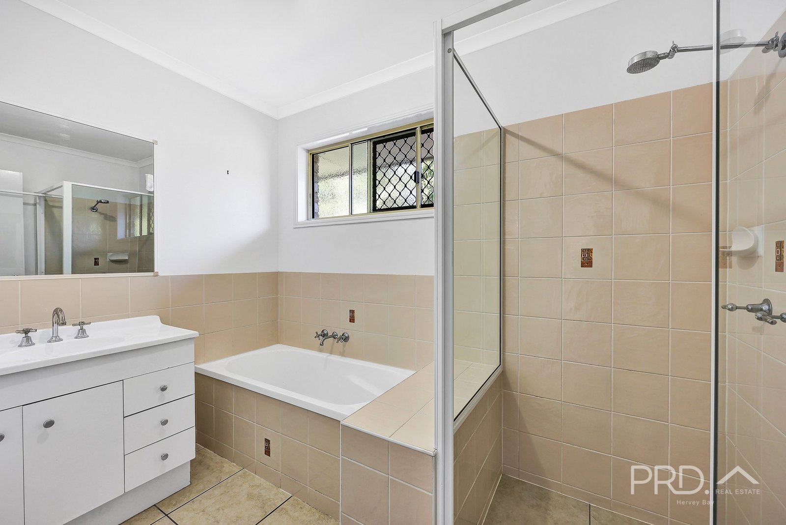 15 Mainsail Court POINT VERNON 21