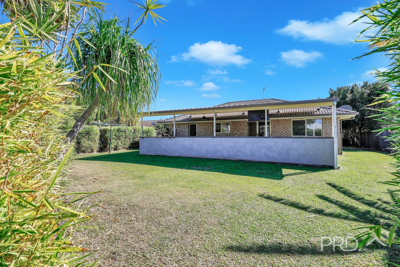 15 Mainsail Court POINT VERNON 26