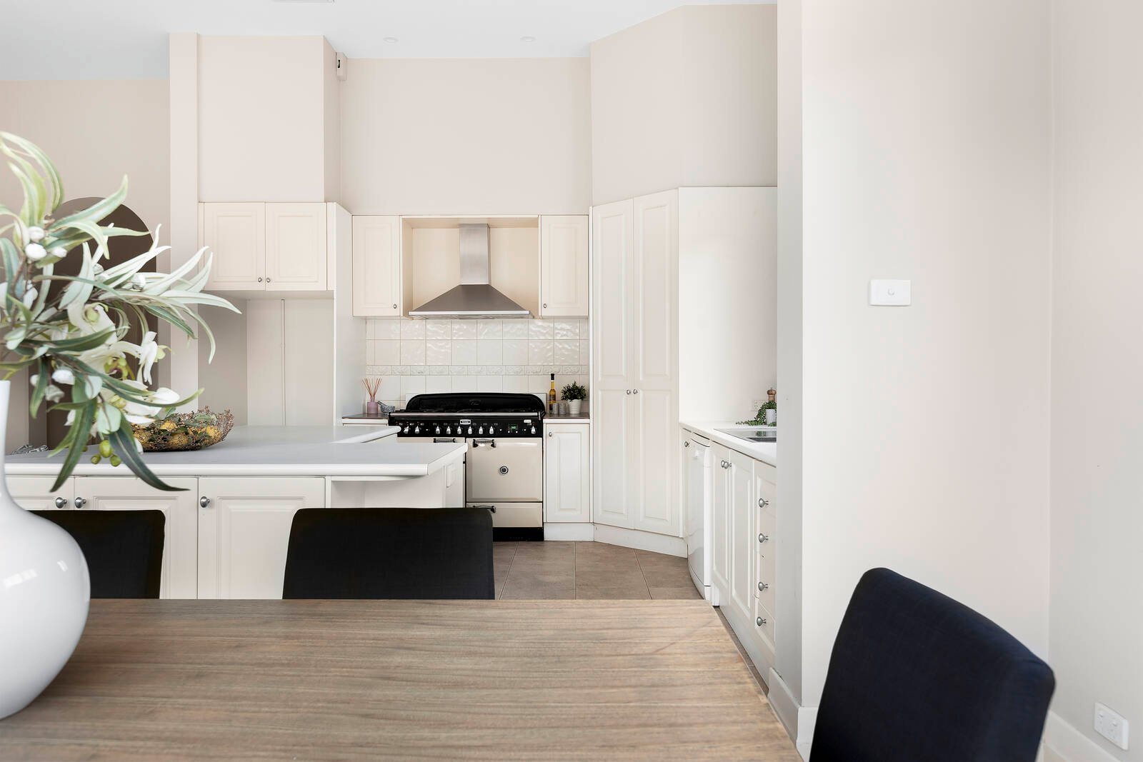 Real Estate and Property in 15 Mandeville Crescent, Toorak, VIC