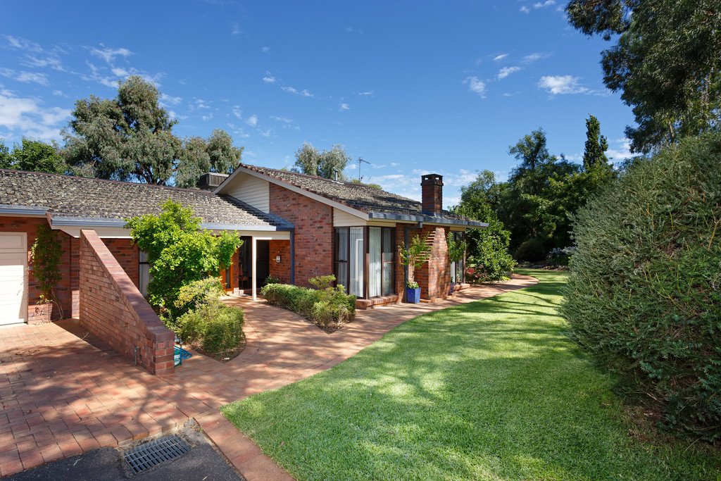 15 Maple Road LAKE ALBERT 5