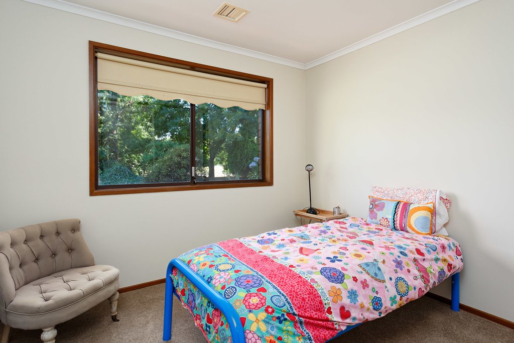 15 Maple Road LAKE ALBERT 11