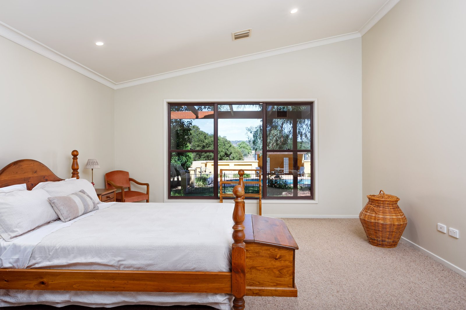 15 Maple Road LAKE ALBERT 14