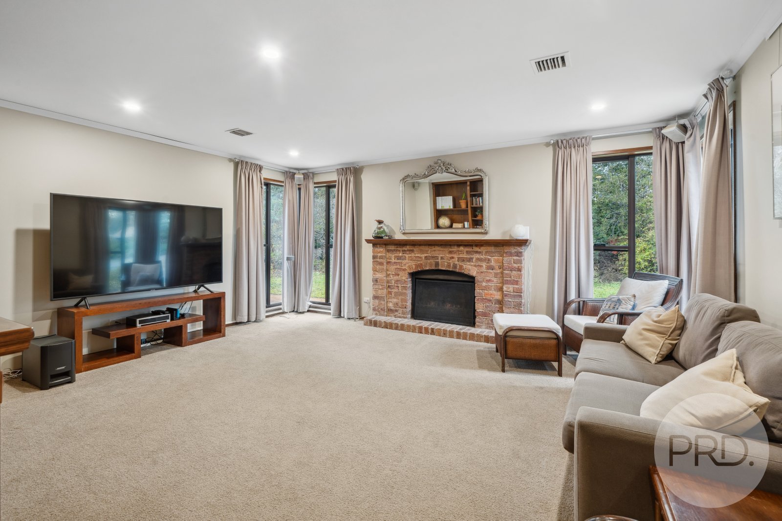 15 Maple Road LAKE ALBERT 10