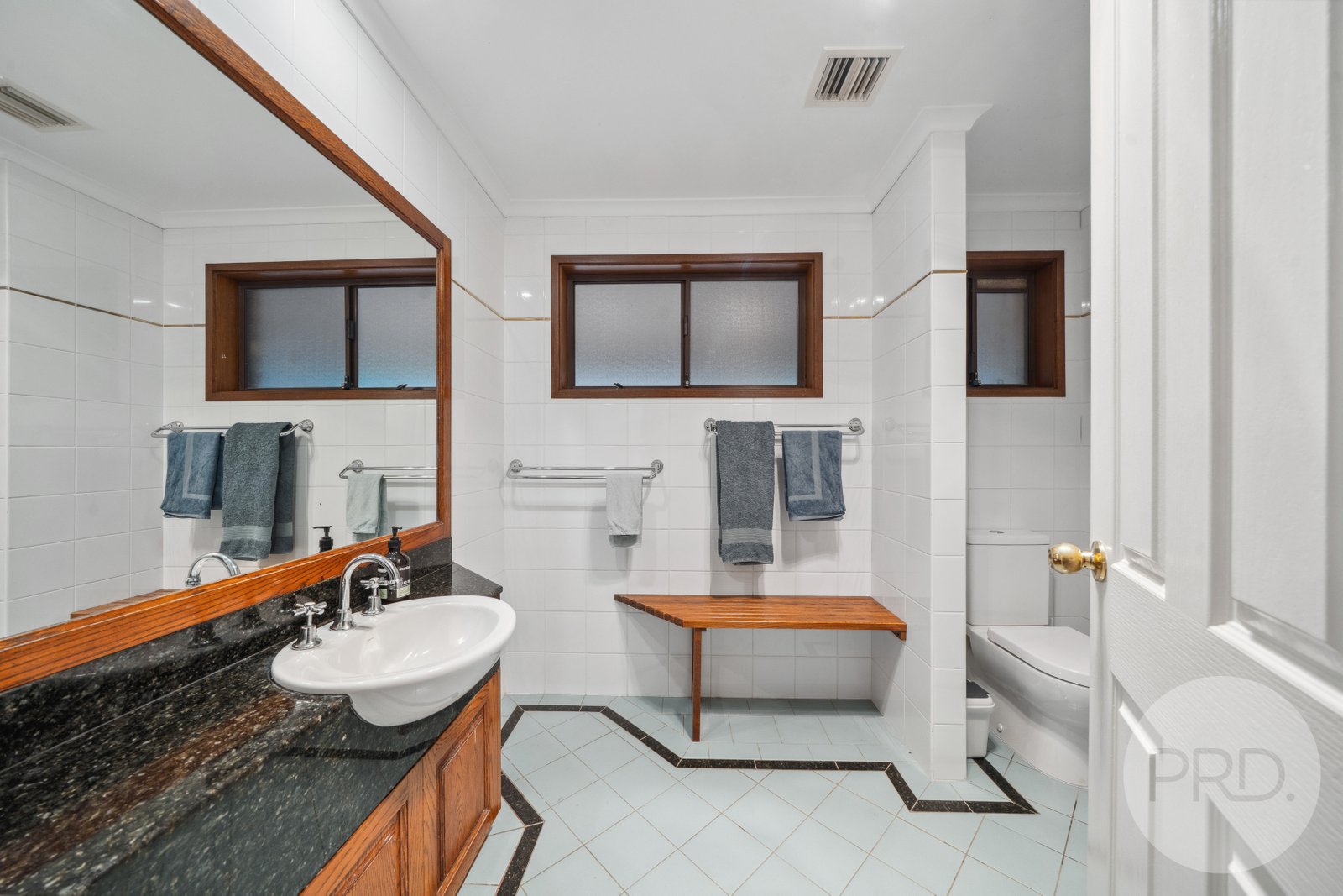 15 Maple Road LAKE ALBERT 15